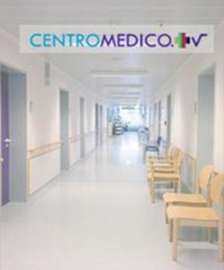 Centro médico (2015) постер